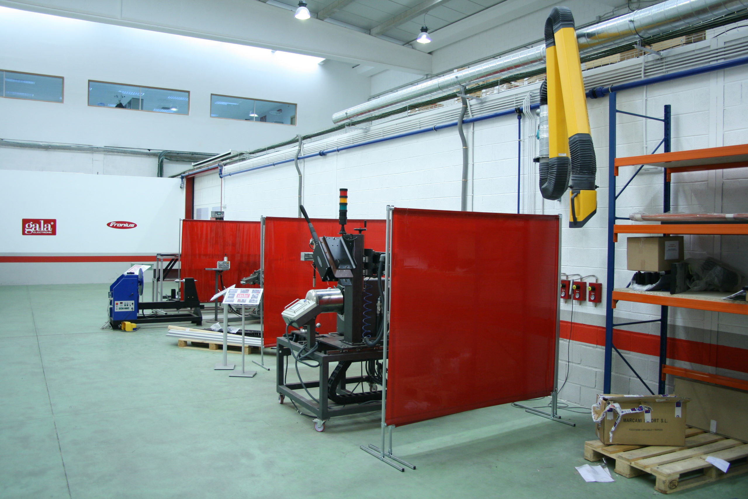 Gazelle screen Cepro Orange-CE curtain 01